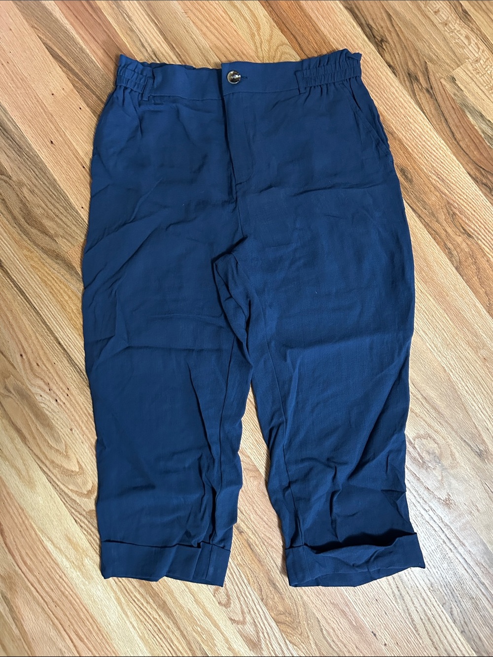 HALARA Navy Blue Cropped Capris